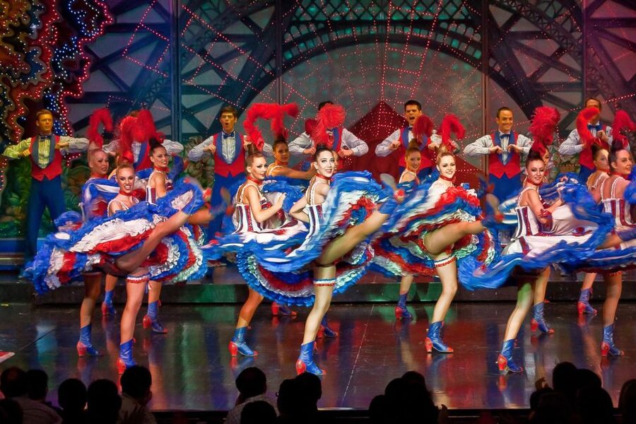 Paris: Moulin Rouge Cabaret Show Ticket with Champagne - Seating, timing, and how to improve your view