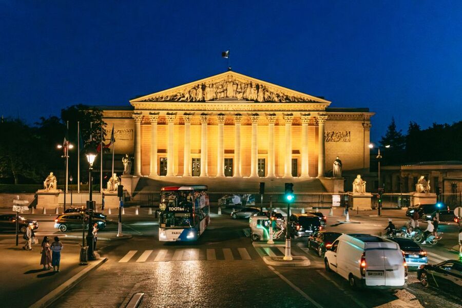 Paris: Night Bus Tour with Audioguide - Key points to know before you book