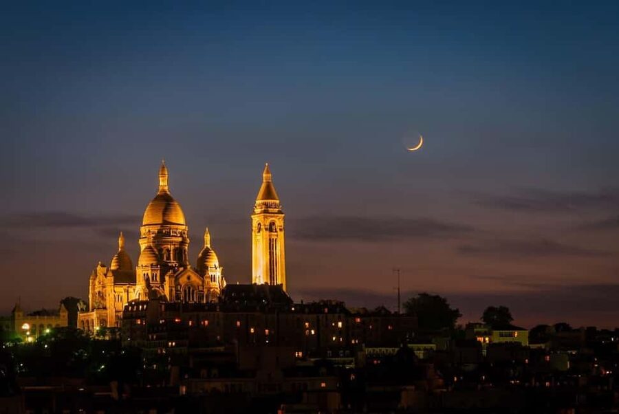 Paris: Night City Tour in a van for up to 7 people - Musée d’Orsay, Concorde, and the grand palaces