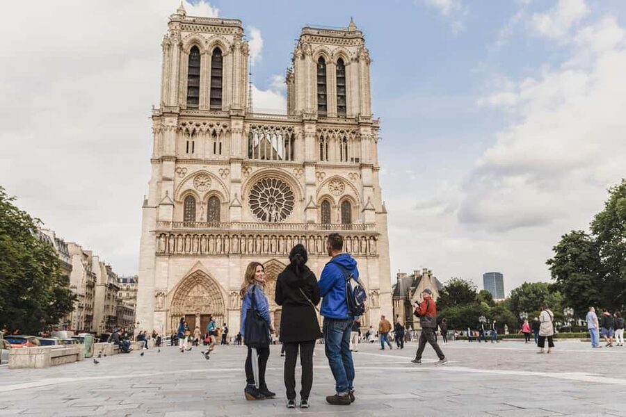 Paris: Notre Dame and Île de la Cité Walking Tour - Key points to know before booking