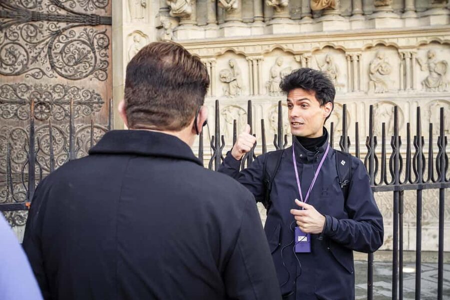 Paris: Notre Dame and Île de la Cité Walking Tour - What the five-person limit changes