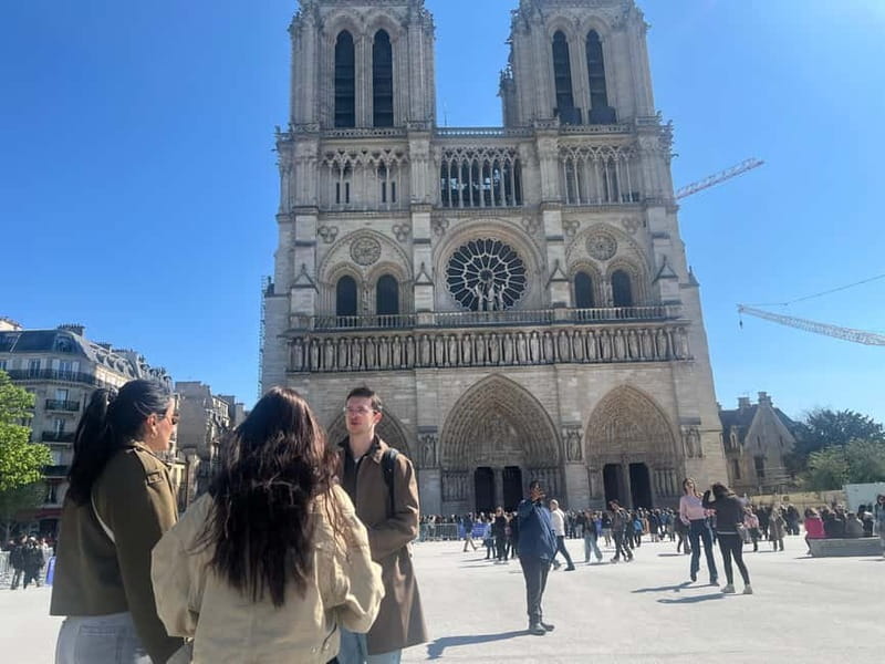 Paris: Notre-Dame Cathedral Exterior Tour & Free Entrance - Clothing rules and other practical details