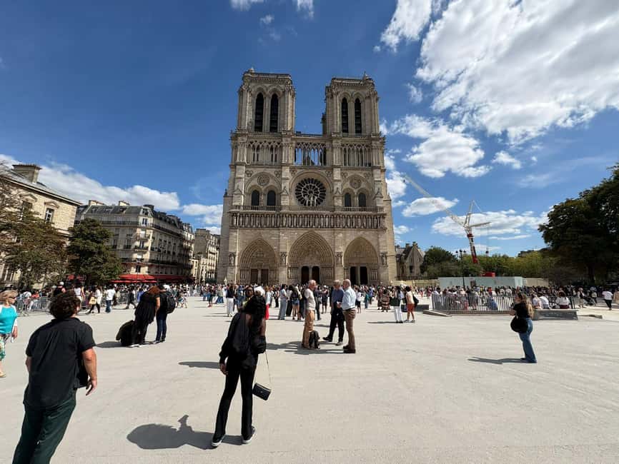 Paris: Notre Dame Exterior, Latin Quarter Tour and Pantheon - What the two-hour format really means