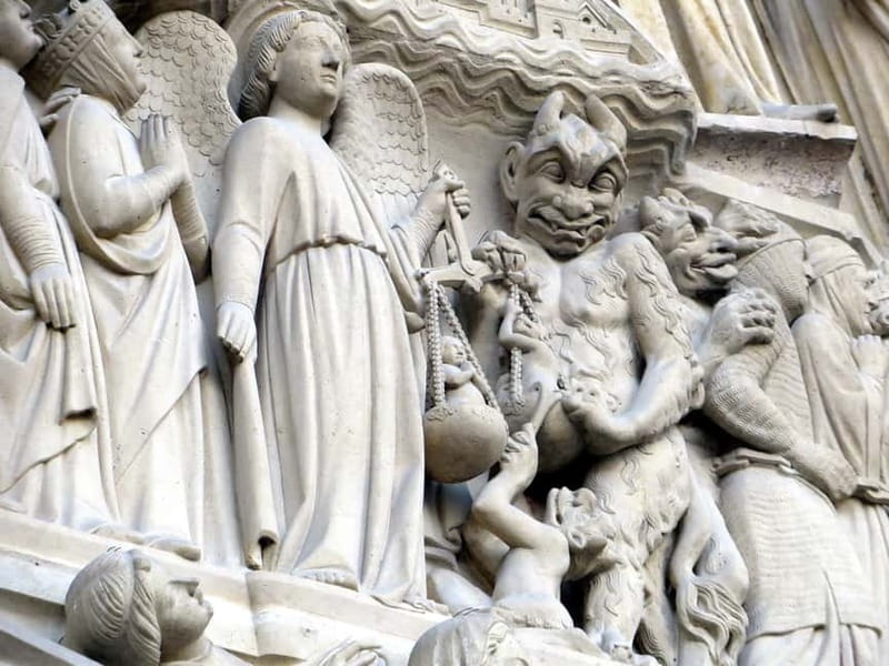 Paris: Notre Dame Exterior Private Tour - What the 1.5-hour schedule feels like