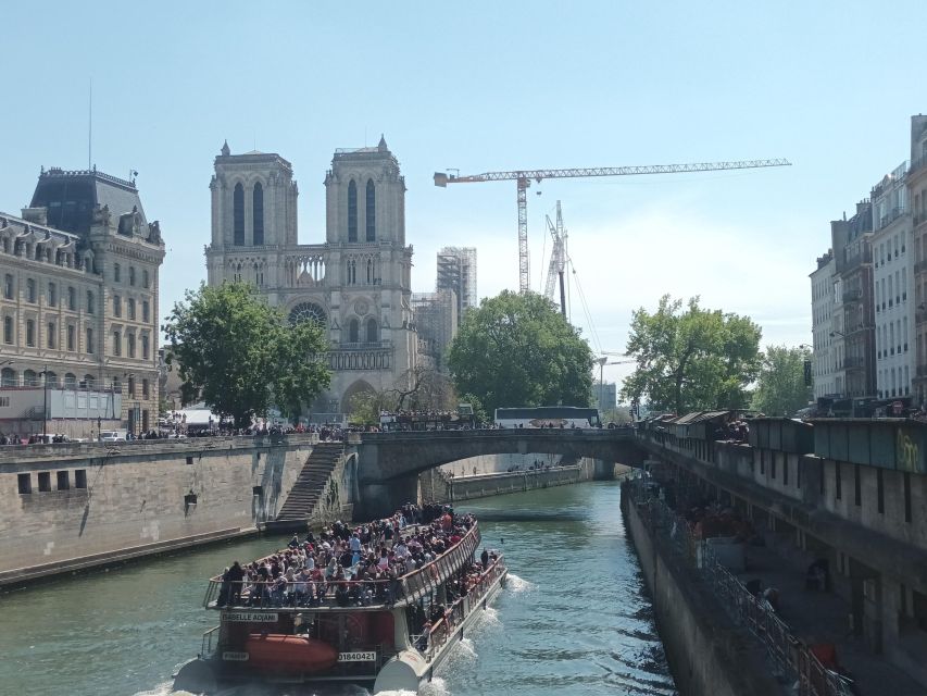 Paris: Notre Dame Exterior Walking Tour with Sainte Chapelle - The optional Conciergerie visit