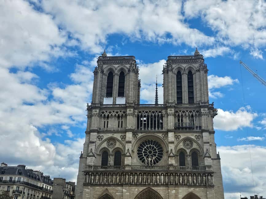 Paris: Notre Dame Outdoor Tour with Sainte-Chapelle / Crypt. - Key points at a glance