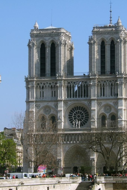 Paris: Notre Dame Outdoor Tour with Sainte-Chapelle / Crypt. - What this Notre Dame tour actually gives you
