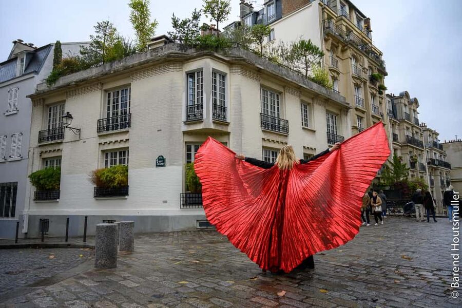 Paris: Opera Singer Guide in Montmartre - Planning for weather, shoes, and comfort