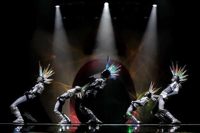 Paris Paradis Latin Cabaret Dinner and Show - Food allergies, seating, and comfort