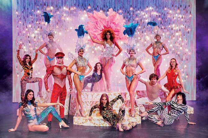 Paris Paradis Latin Cabaret Show with Champagne - What happens during the 1 hour 45 minute show