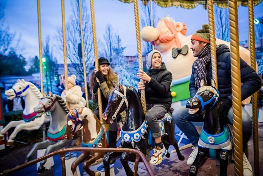 Paris: Parc Astérix Full-Day Entrance Ticket - Getting there and making the ticket work