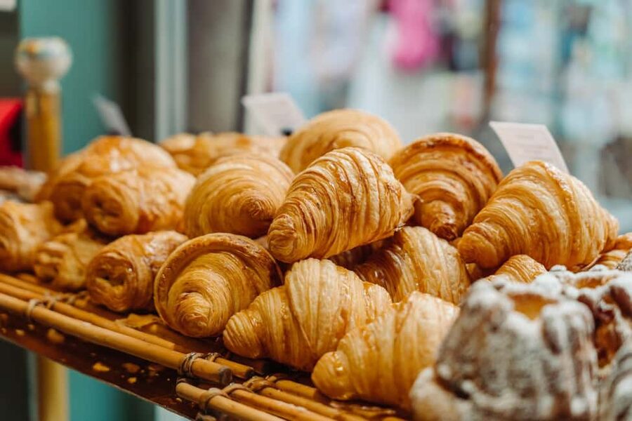 Paris: Pastry & Chocolate Walking Tour with Tastings - Three covered passages with a change of pace