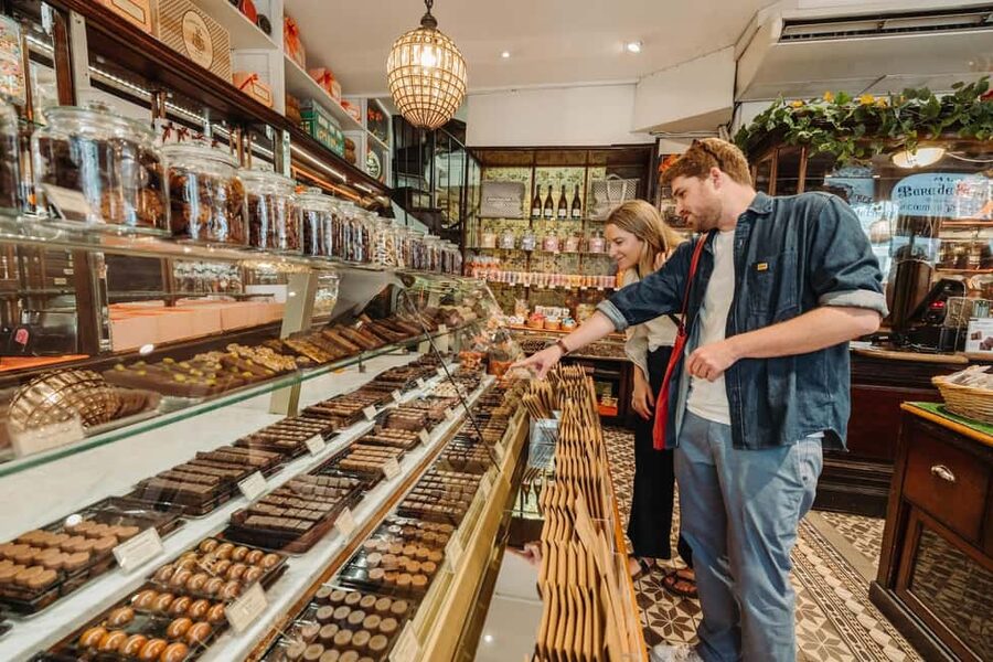 Paris: Pastry & Chocolate Walking Tour with Tastings - Practical ways to make the morning better