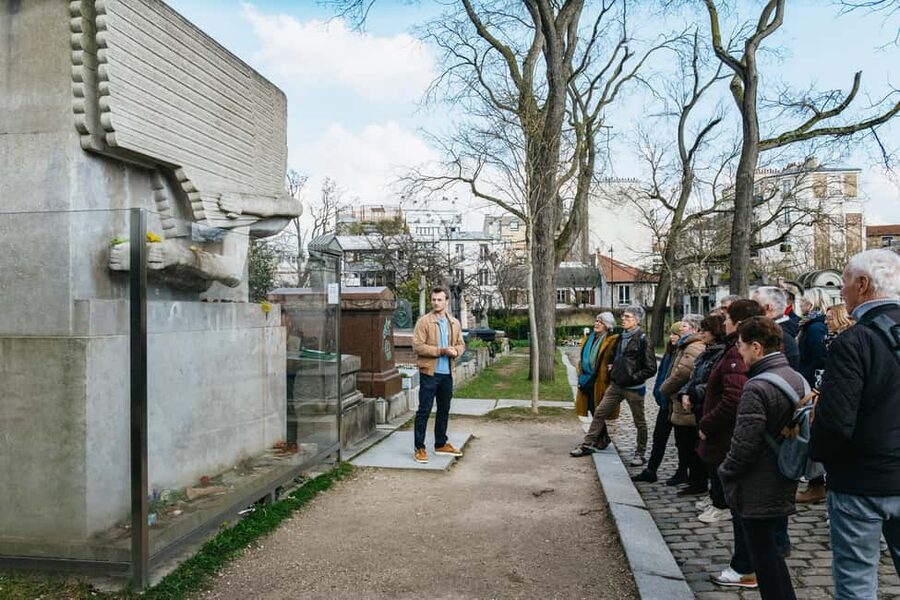 Paris: Pere Lachaise Cemetery Guided Tour - Oscar Wilde, Jim Morrison, and Edith Piaf