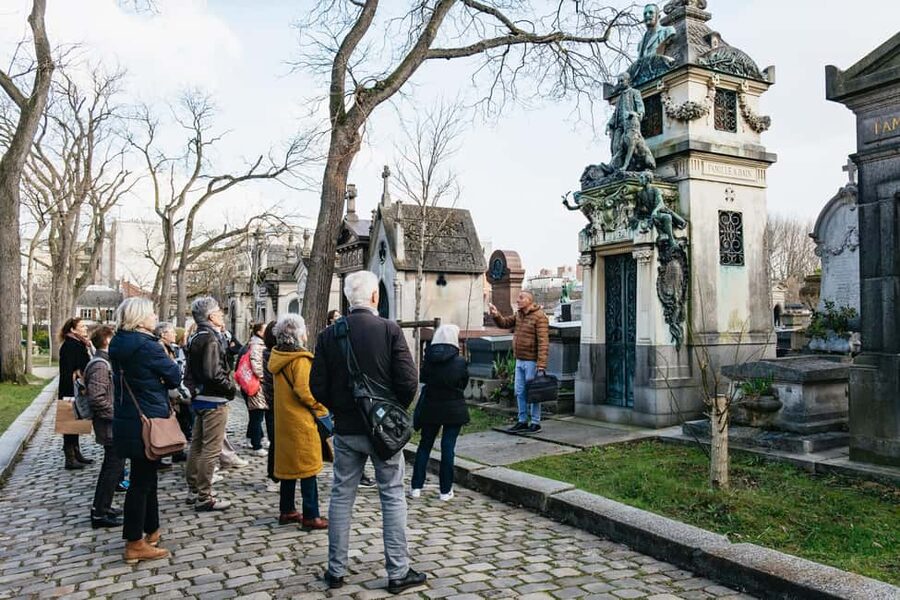 Paris: Pere Lachaise Cemetery Guided Tour - A guide who treats history as a story