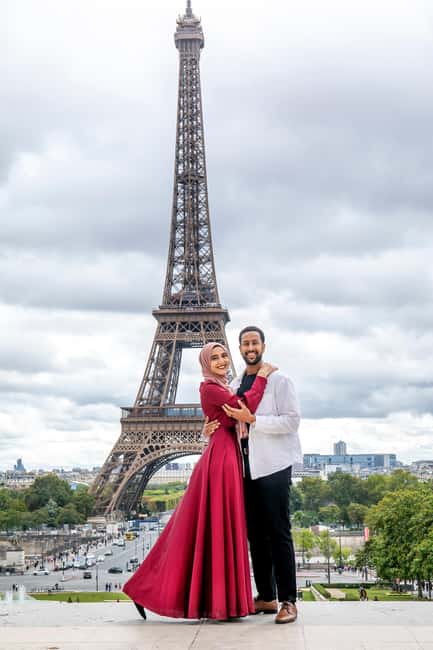 Paris: Photoshoot Around Eiffel Tower with 55 Edited Photos - Why this one-hour Eiffel Tower session works