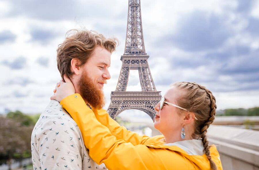Paris: Premium Photoshoot with Iconic Eiffel Tower Views - The first-arrondissement photo stop