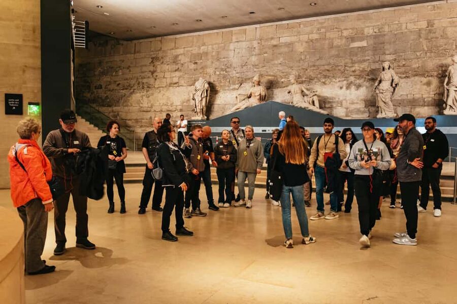 Paris: Priority Access Louvre with Host -Direct to Mona Lisa - Key points to know before booking