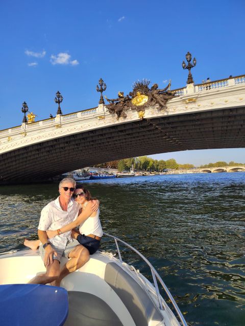 Paris Private Boat Seine River with Captain Guide - A private view of Paris from Pont de Grenelle