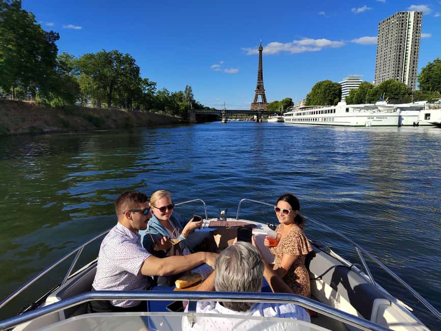 Paris Private Boat Seine River with Captain Guide - The Louvre and Pont Neuf from the river