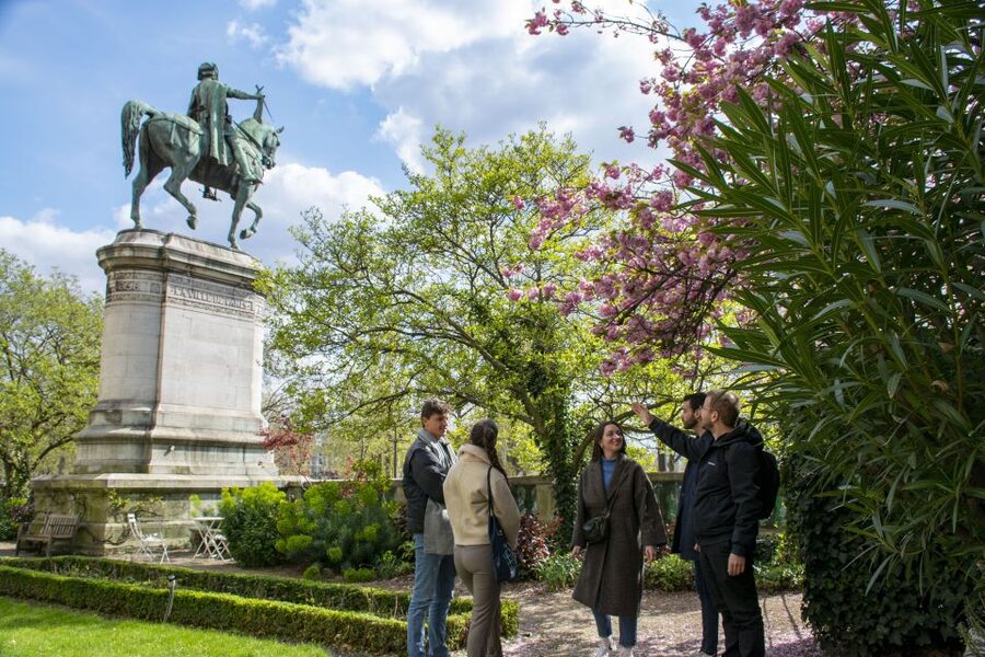 Paris Private Custom Tour: Half-Day with a Local Guide - A Paris day shaped around your interests