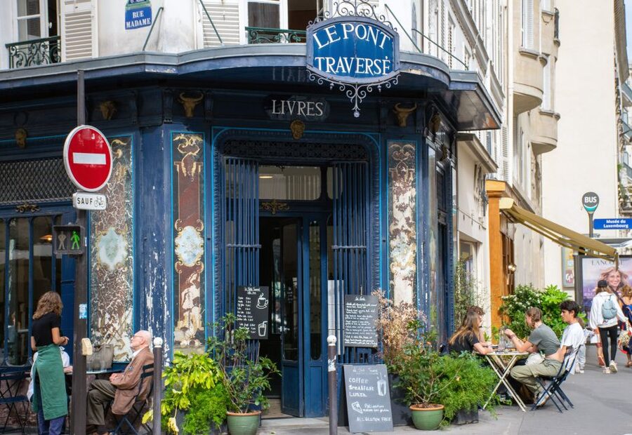 Paris Private Custom Tour: Half-Day with a Local Guide - Shakespeare and Notre Dame in quick succession