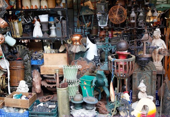 Paris Private Custom Tour with a Local Guide, Hidden Gems & Highlights - A private start in the Paris neighborhood you choose