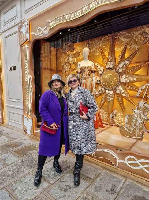 Paris: Private Fashion Tour (Chanel, Dior, Sex & the City) - Walking toward Pont des Arts