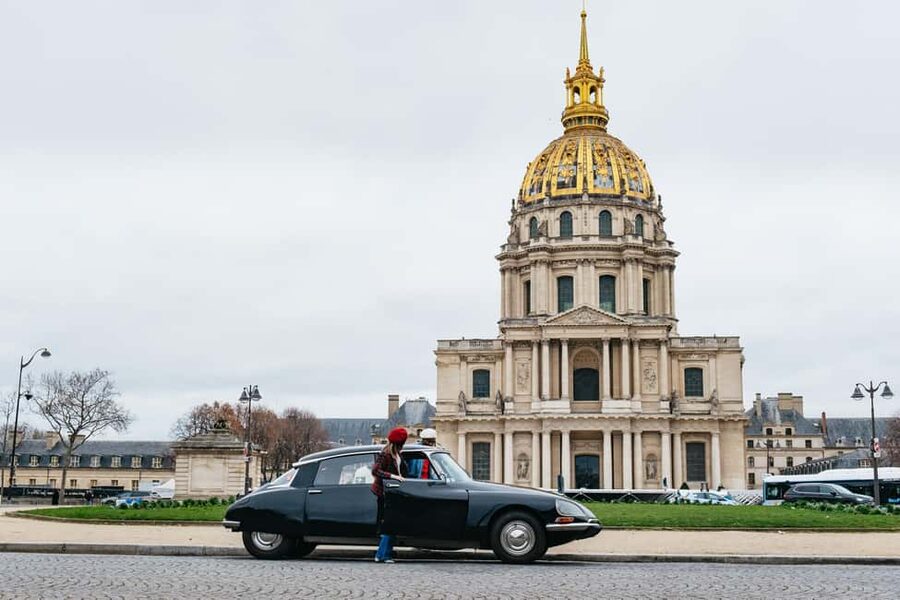 Paris: Private Guided City Tour in a Traction Avant or DS 21 - Why a Citroën makes this Paris tour different