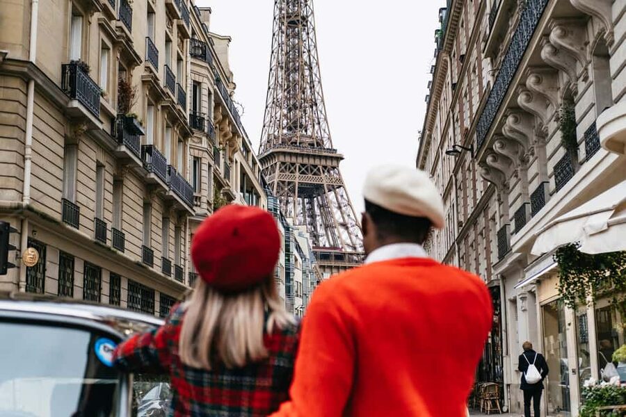 Paris: Private Guided City Tour in a Traction Avant or DS 21 - The major stops and what each adds