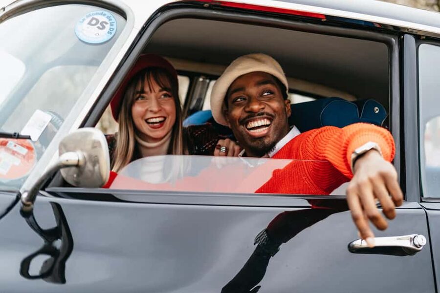 Paris: Private Guided City Tour in a Traction Avant or DS 21 - Food, shopping, and local suggestions