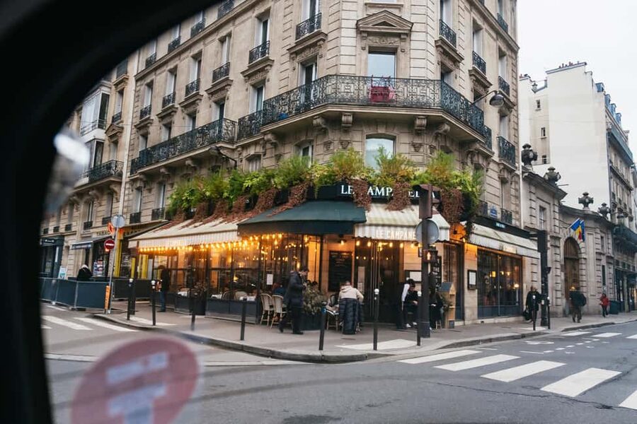 Paris: Private Guided City Tour in a Traction Avant or DS 21 - Price and overall value for four people