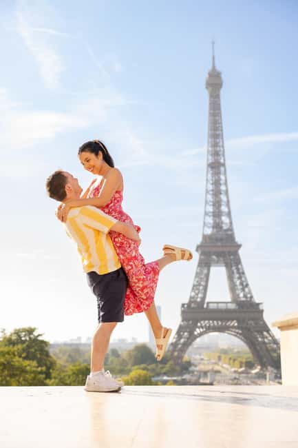 Paris: Private Photoshoot at the Eiffel Tower - What posing help is really worth