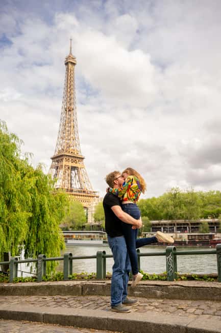 Paris: Private Photoshoot at the Eiffel Tower - Is the $41 group price good value?