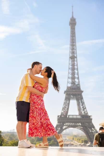 Paris: Private Photoshoot at the Eiffel Tower - Timing, flexibility, and the practical fine print