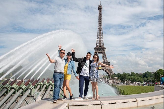 Paris Private Walking Tour with a Personal Photographer - A Paris photo session that also gets you walking