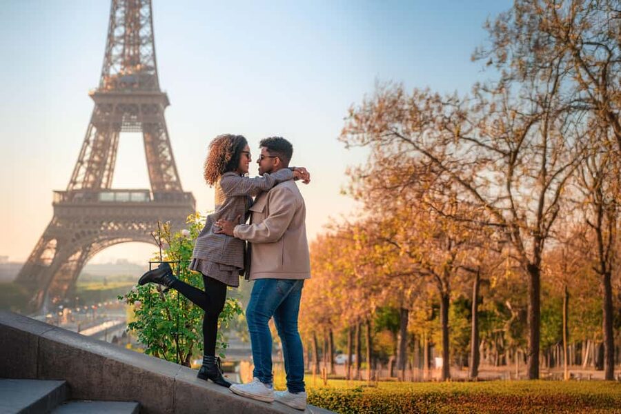 Paris: Professional Photoshoot with the Eiffel Tower - How the one-hour session works