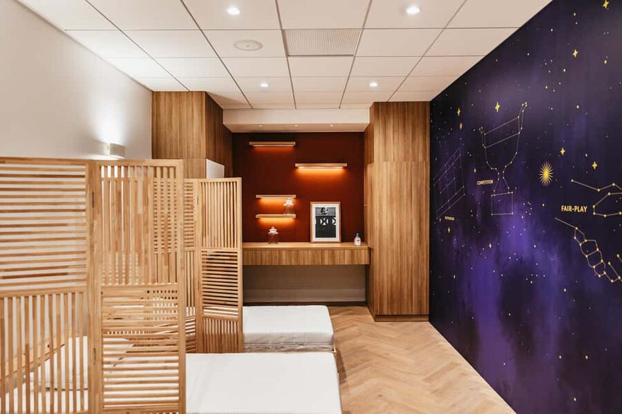 Paris: Roland-Garros Stadium Guided Backstage Tour - Presidential seats, media rooms, and the working tournament