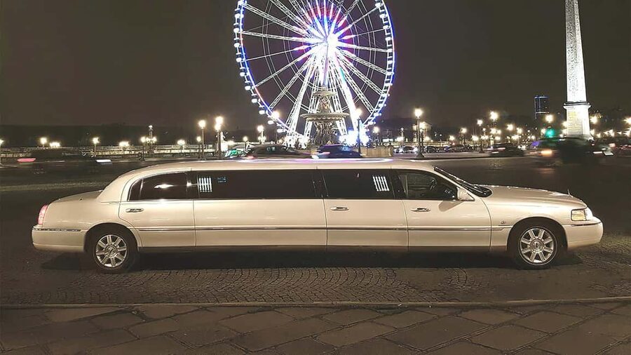Paris: Romantic Limousine Tour - Timing your evening properly