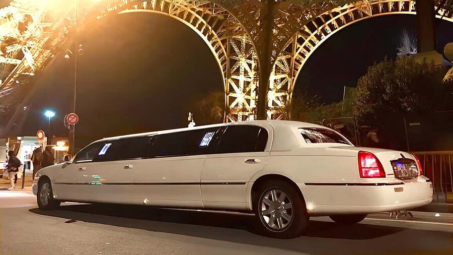Paris: Romantic Limousine Tour - Who will enjoy this most