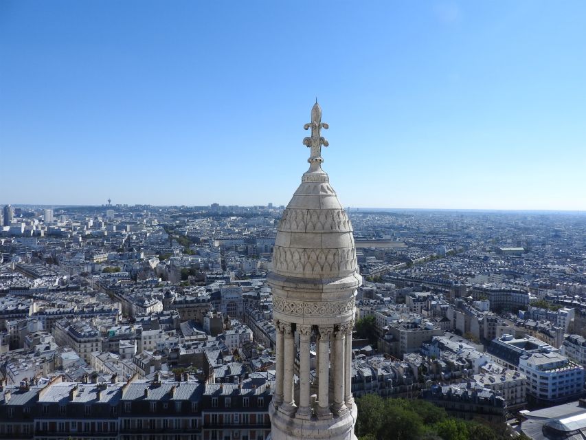 Paris: Sacré-Coeur and Montmartre Tour with Expert Guide - What the guide adds to the hour