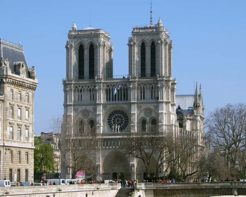 Paris: Sainte-Chapelle Entry with Notre Dame Outdoor Tour - Key points to know before booking