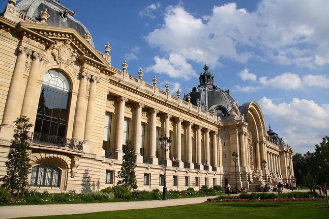 Paris Segway Express Tour (12 monuments in 1 hour and 30 minutes) - 29 Avenue Rapp and Paris Art Nouveau