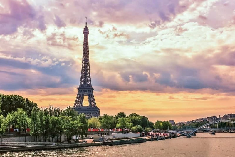 Paris: Seine Cruise & Crepe Tasting near the Eiffel Tower - Notre-Dame, Hôtel de Ville, and the Louvre from the water