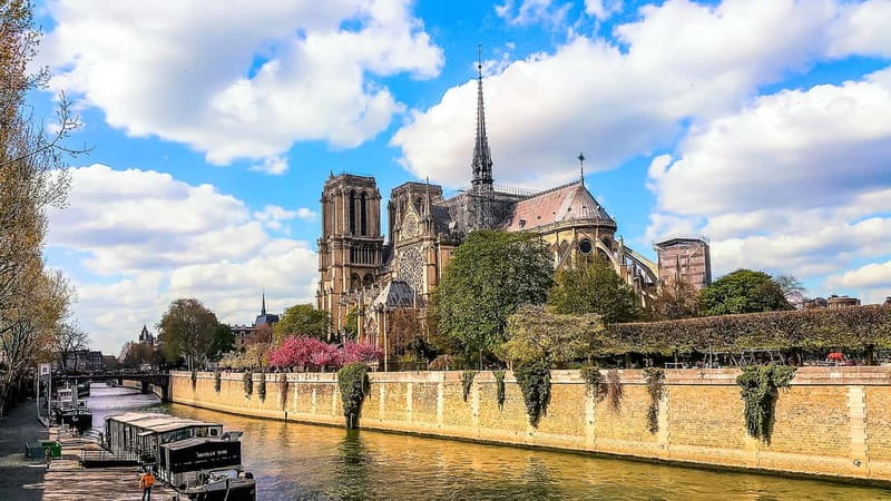 Paris: Seine Cruise & Crepe Tasting near the Eiffel Tower - Place de la Concorde, Grand Palais, and the Eiffel Tower
