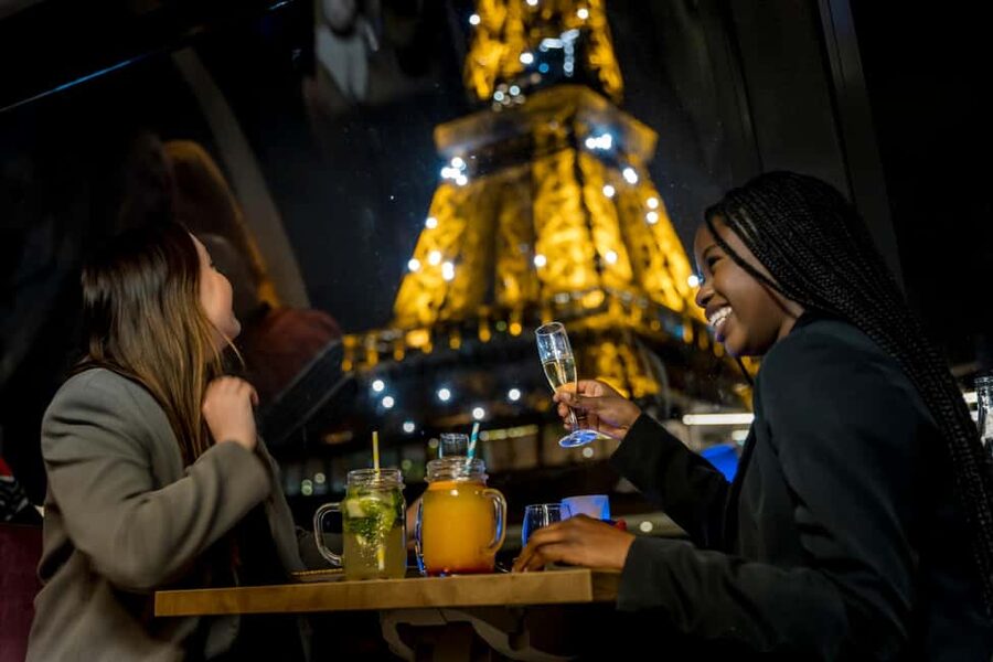Paris: Seine River Champagne Dinner Cruise with Live Music - Key points to know before booking