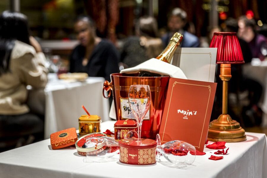 Paris: Seine River Cruise with 3-Course Dinner & Live Music - What the Maxim’s-style meal is like