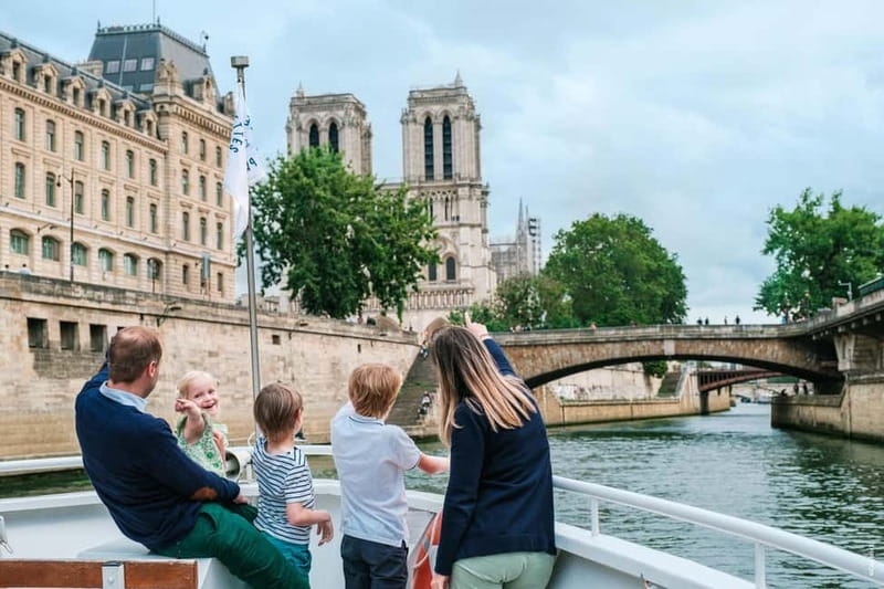 Paris: Seine River Cruise with a Live Guide - Why the Seine is the right place to begin