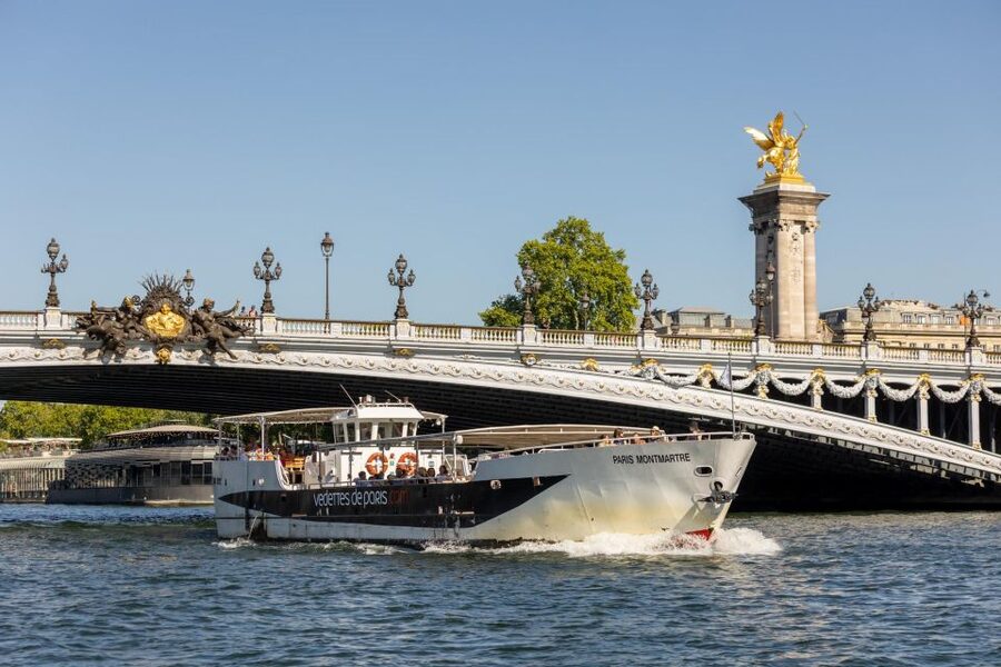 Paris: Seine River Cruise with a Live Guide - The Louvre from the water