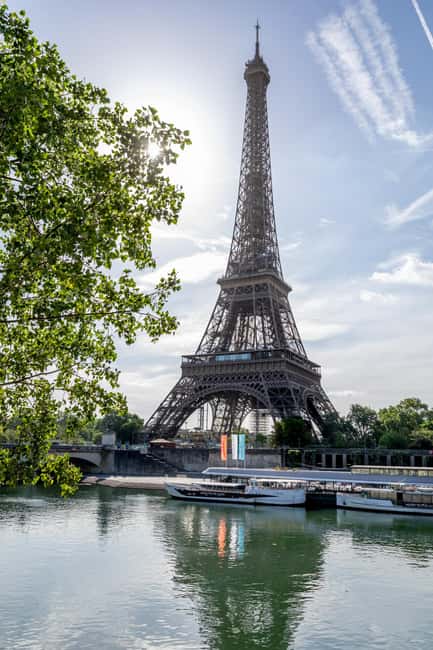 Paris: Seine River Cruise with Champagne from Eiffel Tower - From the Eiffel Tower to Les Invalides